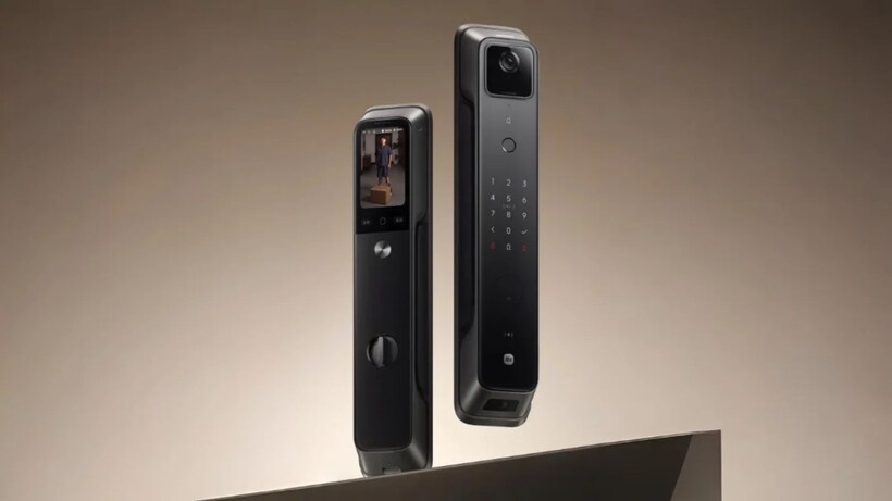 The front and back of the Xiaomi Smart Door Lock M40 Pro
